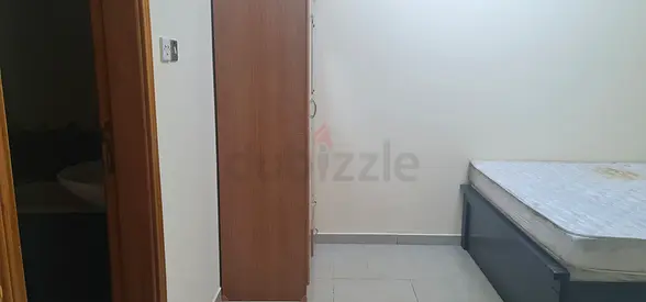 Room available in al Mahatah 1800