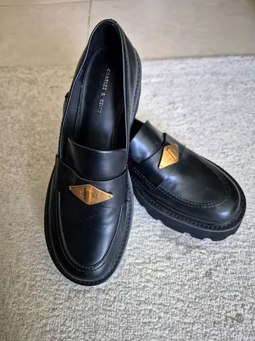 Charles  Keith Black Leather Loafers, Size 41