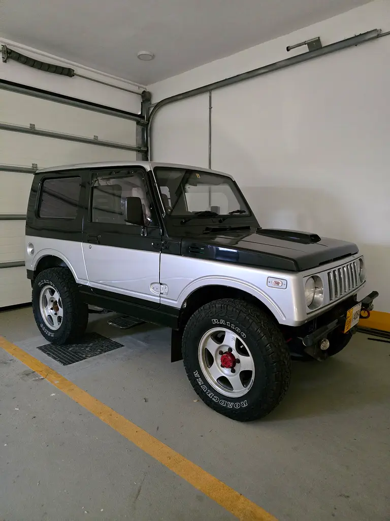 Suzuki Jimny 1992 — photo 1 of 7
