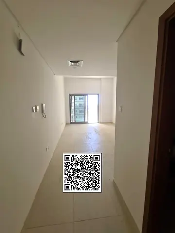 استوديو رئيسي كبير جداً