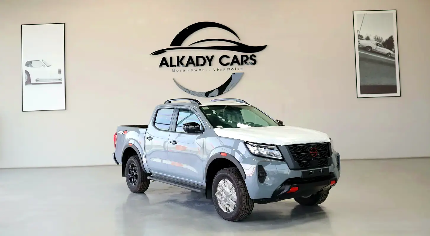 Nissan Navara 2025 — photo 1 of 10