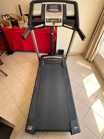 ProForm 720 ZLT Motorized Folding Treadmill - EXCELLENTCondition