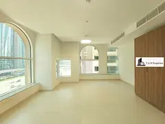 SKYSCAPPERS VIEW | RENOVATED | NEARBY METRO