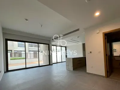 Modern Finish| Single Row| Close to Park