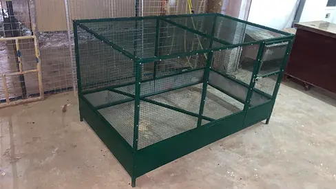 4x3ft cage — sturdy green mesh enclosure