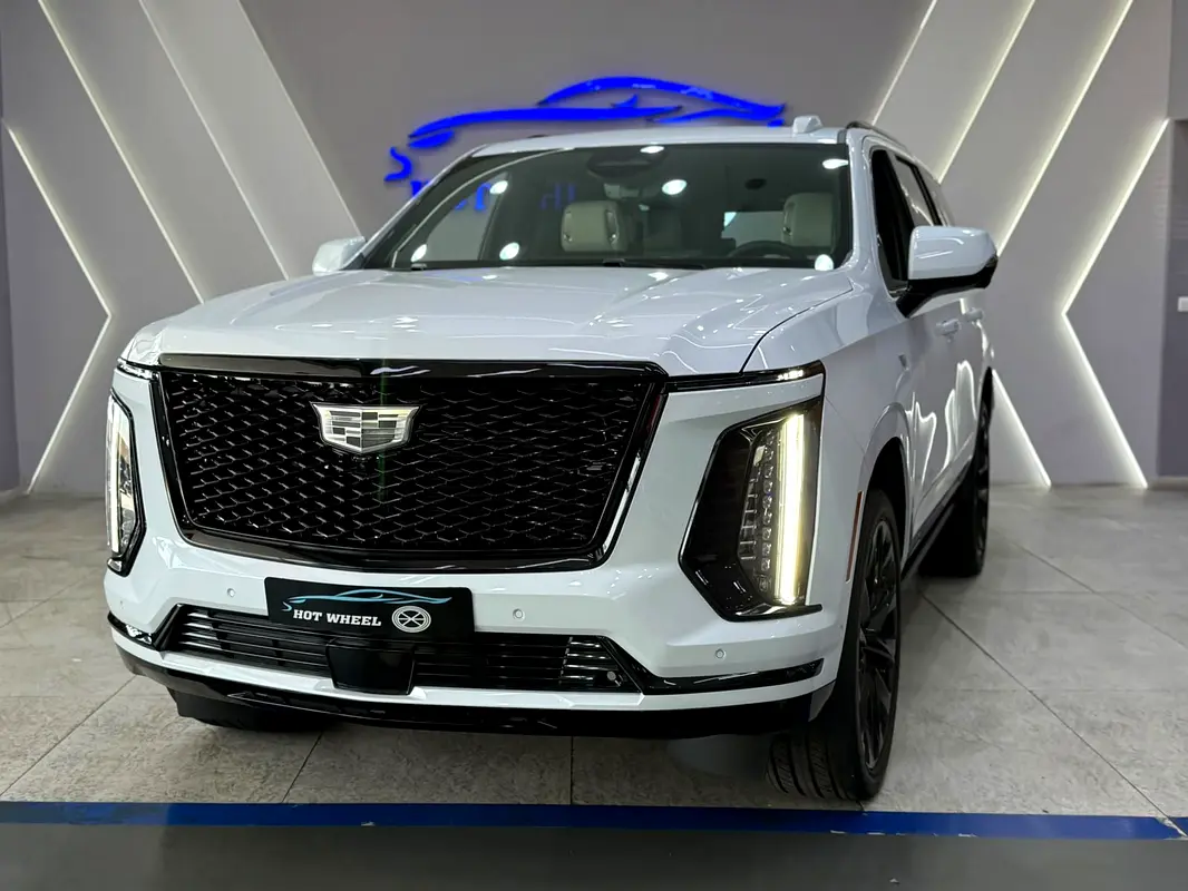 Cadillac Escalade 2026 — photo 1 of 18