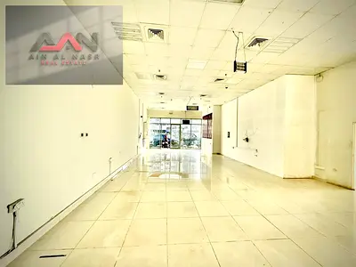 spacious shop available for rent