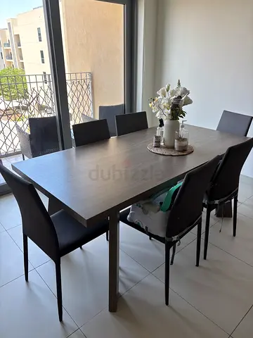 Modern rectangular dining table with 6 chairs