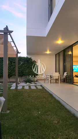 Captivating views of Sharjah’s skyline and the Arabian Gulf