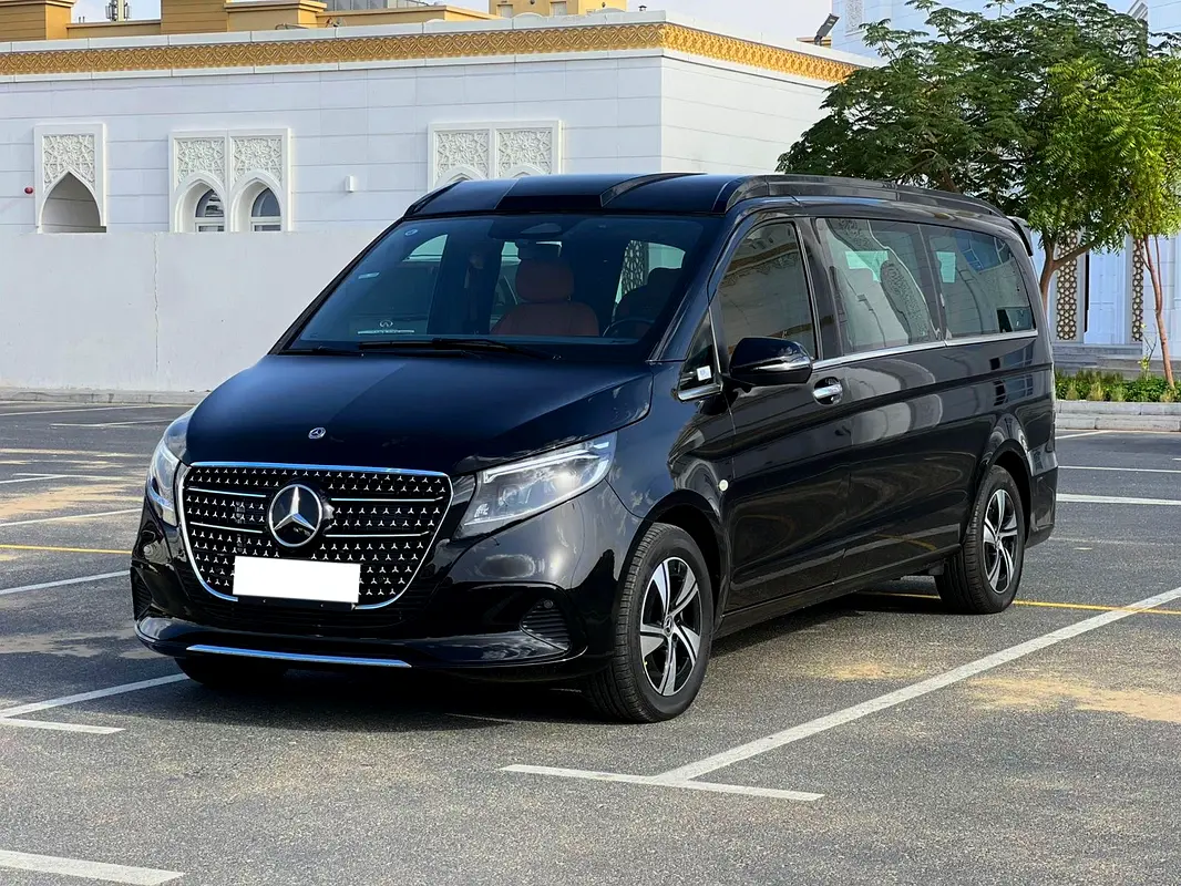 Mercedes-Benz V-Class 2025 — photo 1 of 17