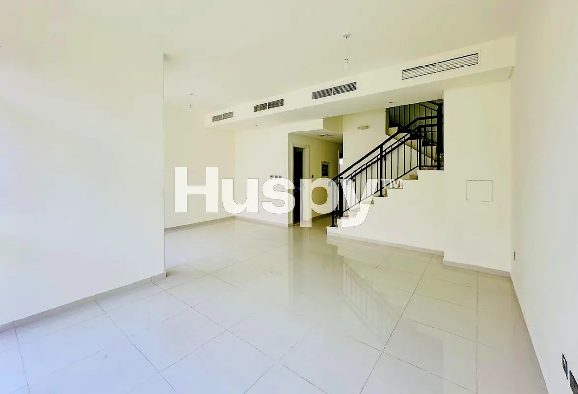 Vacant | Closed Kitchen | Near Amenities