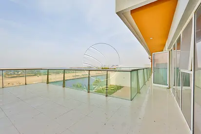 TOP FLOOR | Full Sea View | Move-in Ready