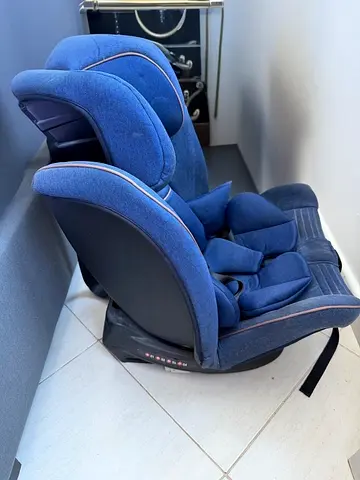 car seat in very good condition for baby/toddler