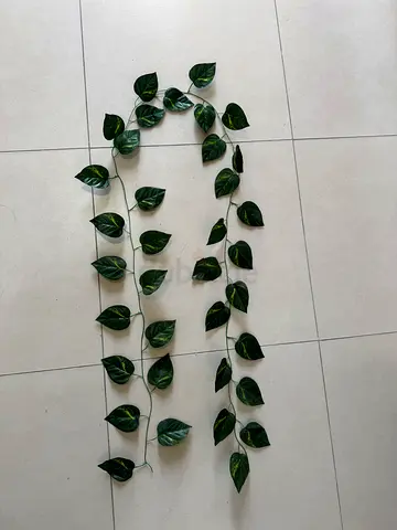 3 Artificial leaf garlands