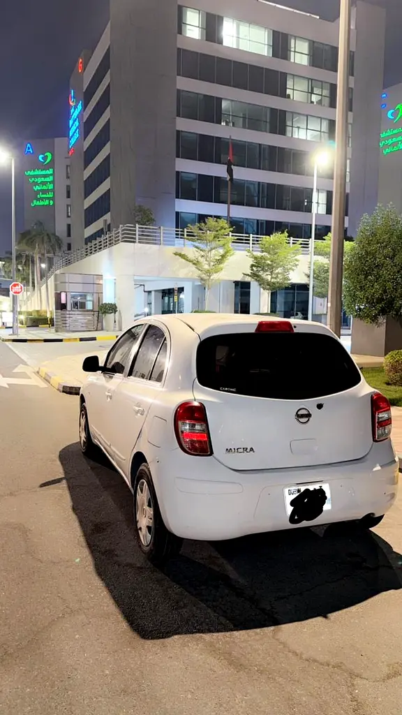 Nissan Micra 2015 — photo 1 of 5