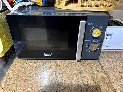 Microwave 20L Black + Decker