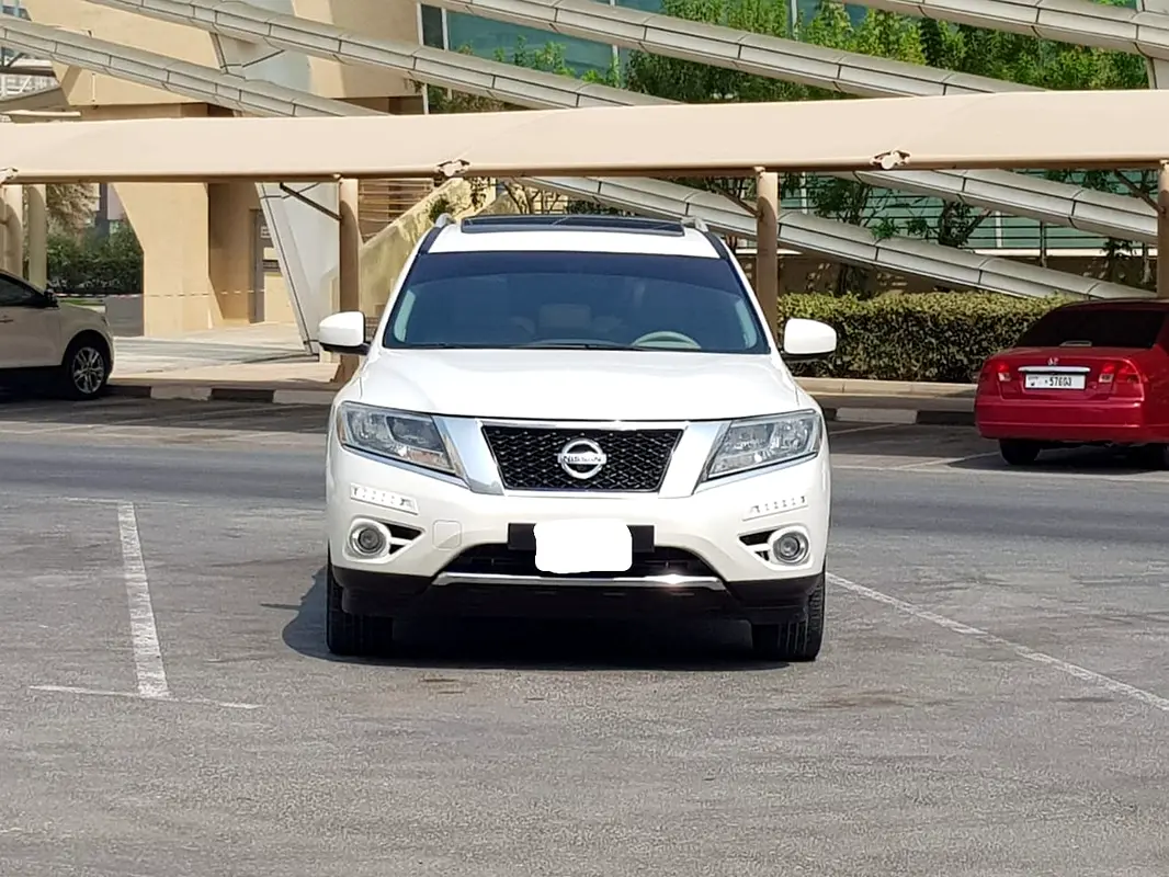 Nissan Pathfinder 2014 — photo 1 of 13