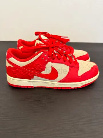 Nike dunk low valentines