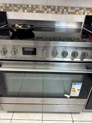 Hisense ceramic cooker - 1yr warranty left