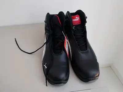 Mens Puma black high-top safety shoes size 44 - brand new never used