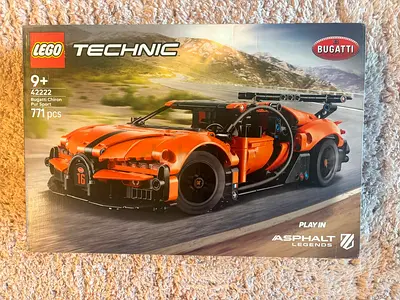 BARGAIN BRAND NEW LEGO 42222 TECHNIC BUGATTI CHIRON PUR SPORT HYPERCAR