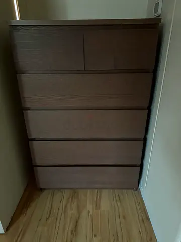 Solid Wood 6-Drawer Chest/Dresser in Dark Oak — Good Condition