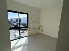 Vacant Soon | Single Row | Closed Kitchen | R2EM