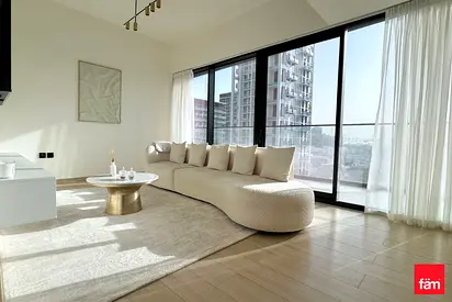 Panoramic balcony / Marina views / Furnished