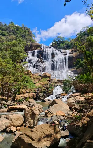 Large Waterfall Wall Art — Scenic Nature Print  ( 120x80 cm)