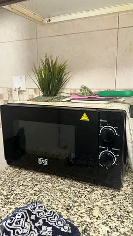 Black+Decker Compact Microwave - Good Working Condition