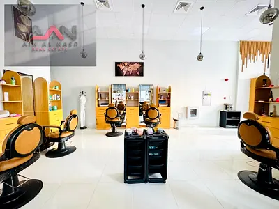 spacious shop available for rent