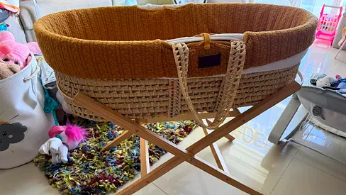 The Little Green Sheep Woven Moses Basket with Wooden Stand and Knit Lining The Little Green Sheep