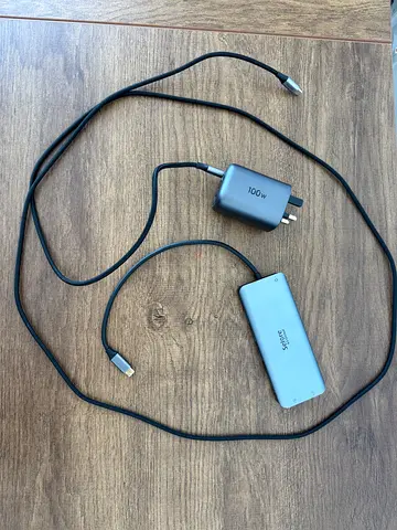 Selore USB-C Hub with ugreen 100w Power Adapter