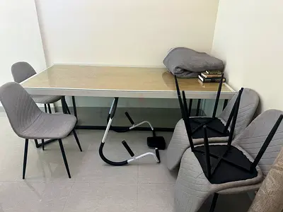 Dining table w/ 6 chairs