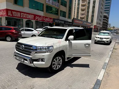 Toyota Land Cruiser GXR 2017 GCC Specs