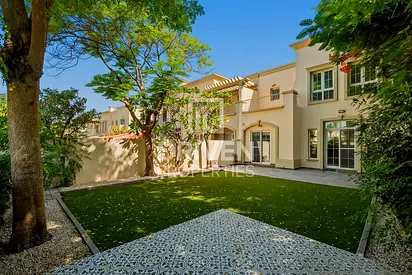 Fully Upgraded and Unfurnished | Lake View