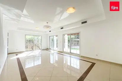 Stylish Family Villa 5 Bed | Corner Unit | VOT