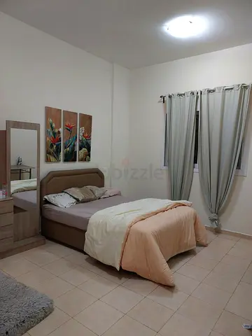 Bed Spaces Available in Furnished Room – Dubai Silicon Oasis