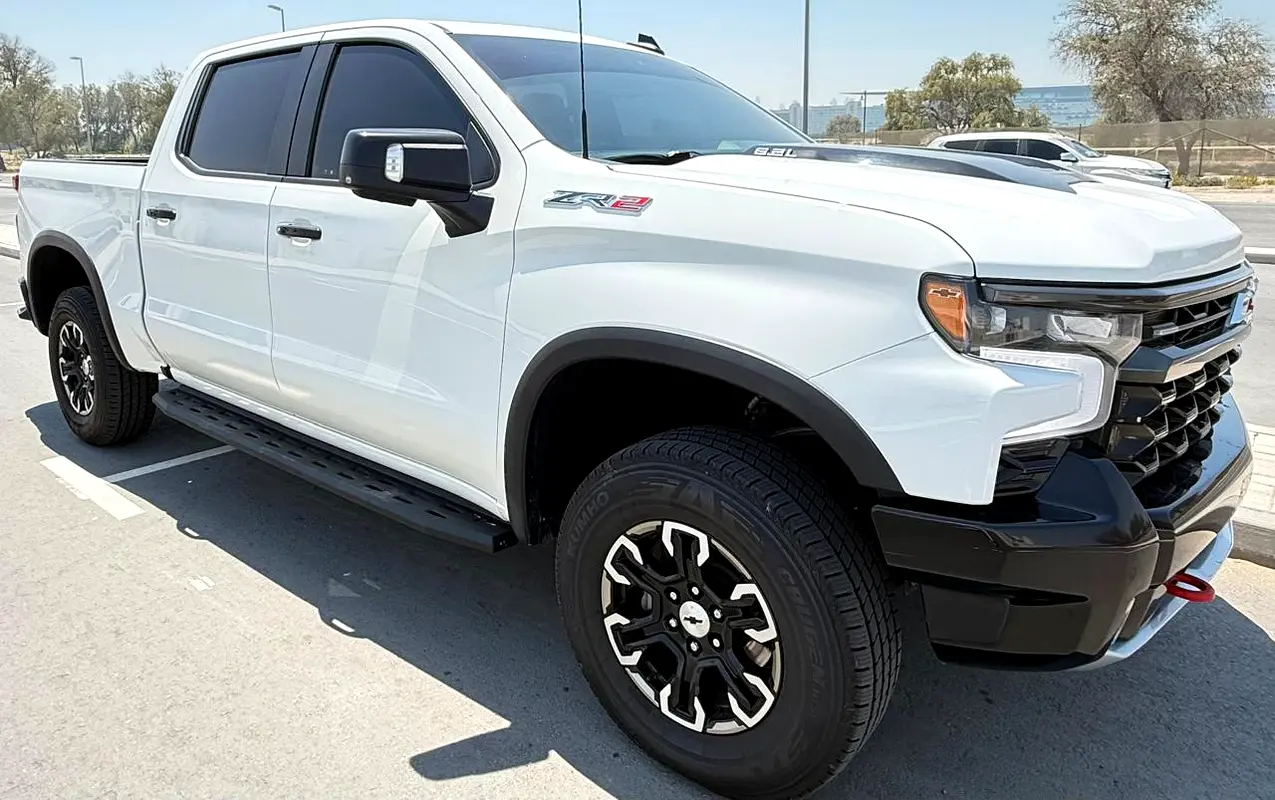 Chevrolet Silverado 2024 — photo 1 of 8