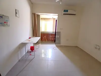 Lavish studio full family building near to Jim's school 17000