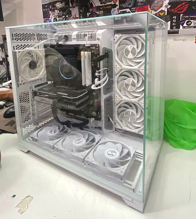 4060 Gaming PC Lian Li O11 i5 intel