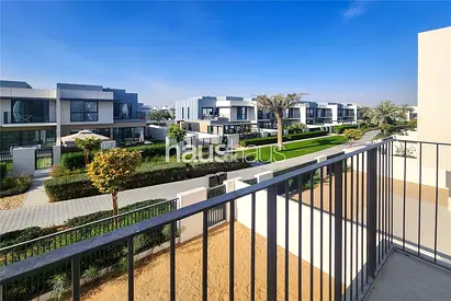 4 Cheques | Close to Park & Pool | Chiller Free