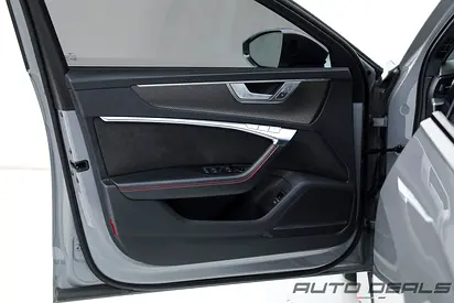 2021 AUDI RS6 照片 16