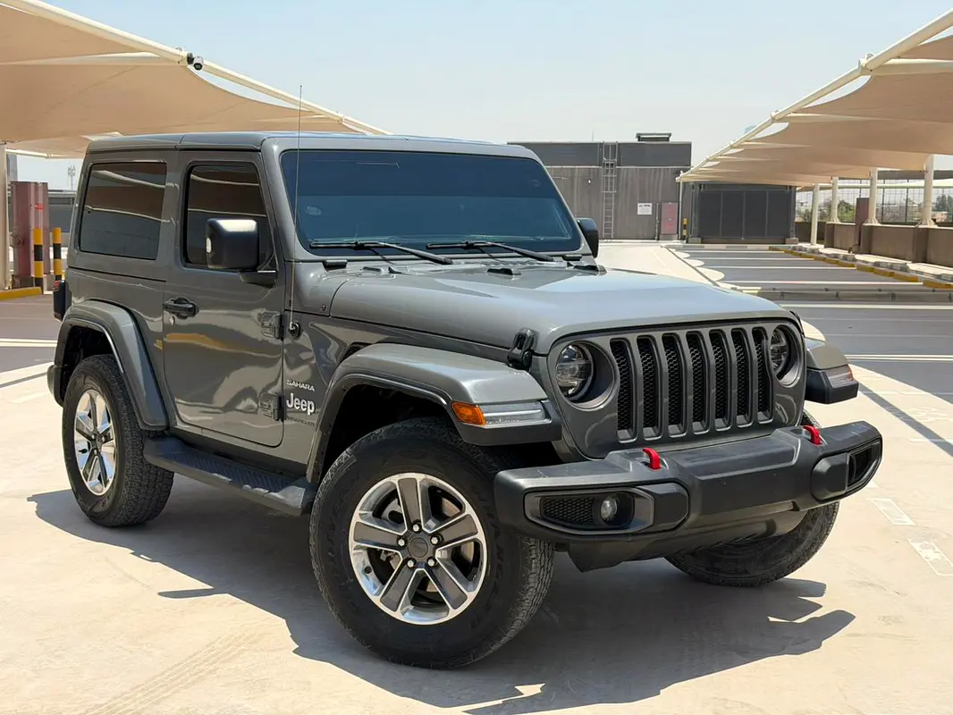 Jeep Wrangler 2022 — photo 1 of 17