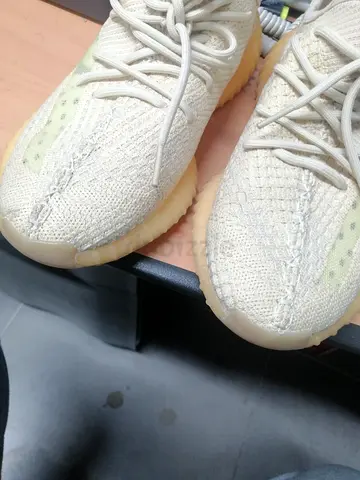 Adidas yeezy shoes size 40