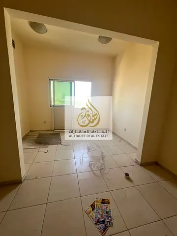 للإيجار في الشارقة – منطقة السور | استوديو بموقع مميز ومساحات واسعة | السعر 22,000 سنويًا | تسهيلات في الدفع على 4 دفعات | تأمين شيك | استوديو مناسب ل