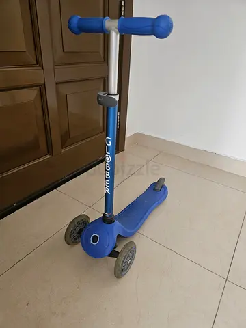 Blue Globber 3-Wheel Kids Scooter — Good Condition
