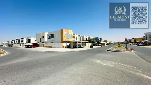 Corner Villa**Huge Parking**Hot Deal**Double Road**Prime Location**5BHK for Rent