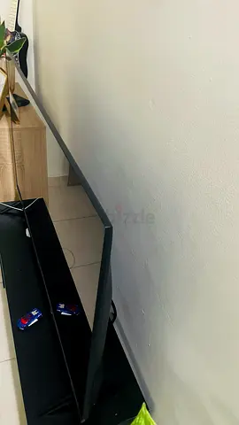 Smart TV JVC (well working, very light use , looks new)