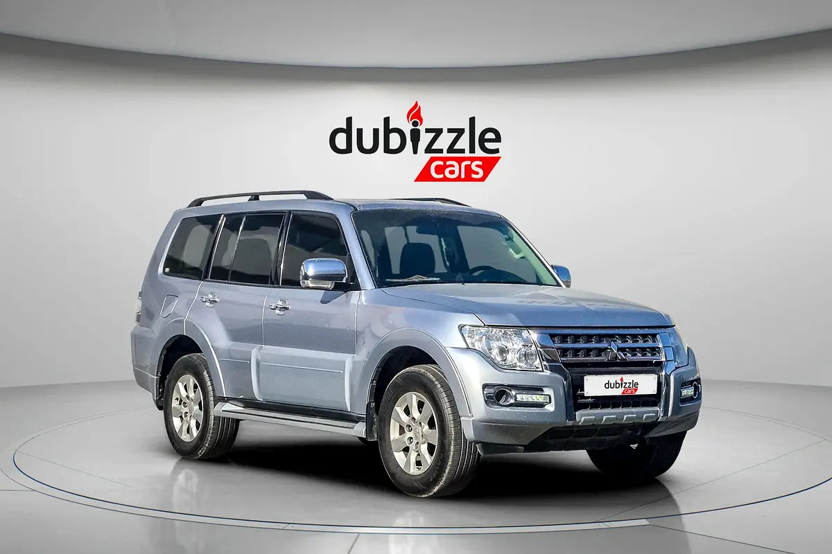 Mitsubishi Pajero 2017 — photo 1 of 14